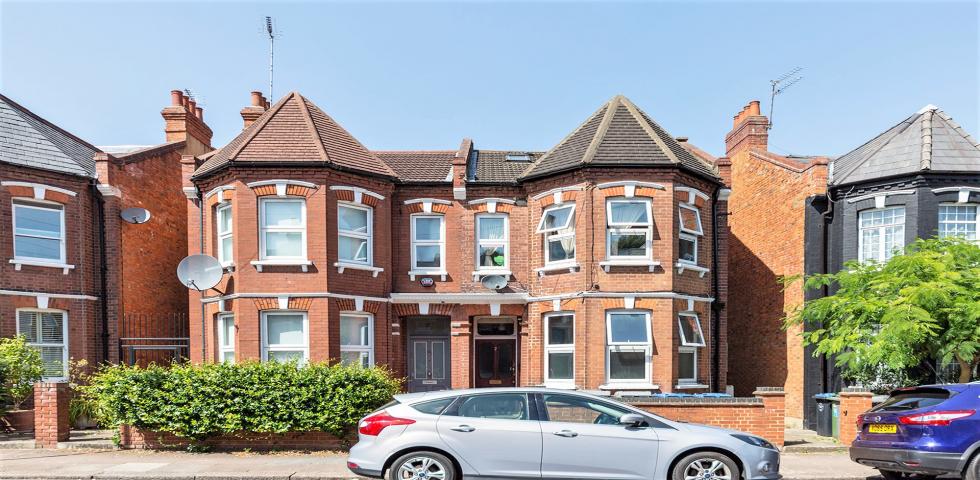 			NEW INSTRUCTION, 1 Bedroom, 1 bath, 1 reception Flat			 Acland Road, WILLESDEN GREEN